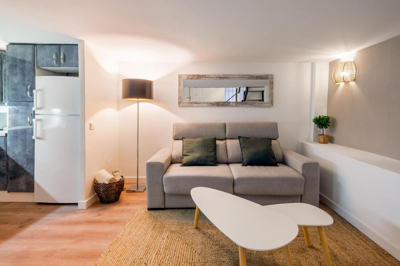 1 Bedroom 1 Bathroom Furnished - Lavapies - Duplex Madrid Buitenkant foto