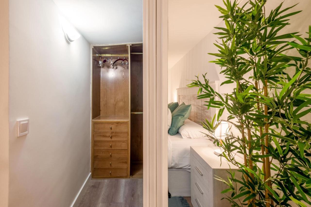 1 Bedroom 1 Bathroom Furnished - Lavapies - Duplex Madrid Buitenkant foto